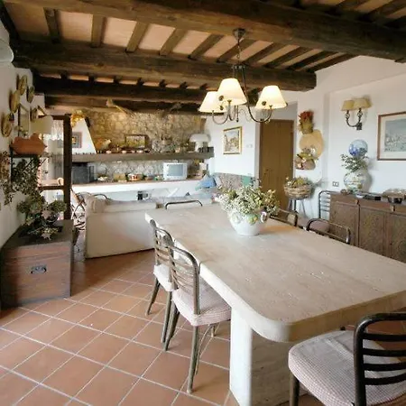 Villa Sleeps 6 Pool Wifi *